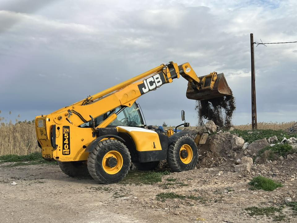 رافعه موديل 2003 استراد خاص شكل حديث رقم سليمانيه محرك سوبر جك سنتر شفل جاهز بدون نواقص مكان داقوق ***********
