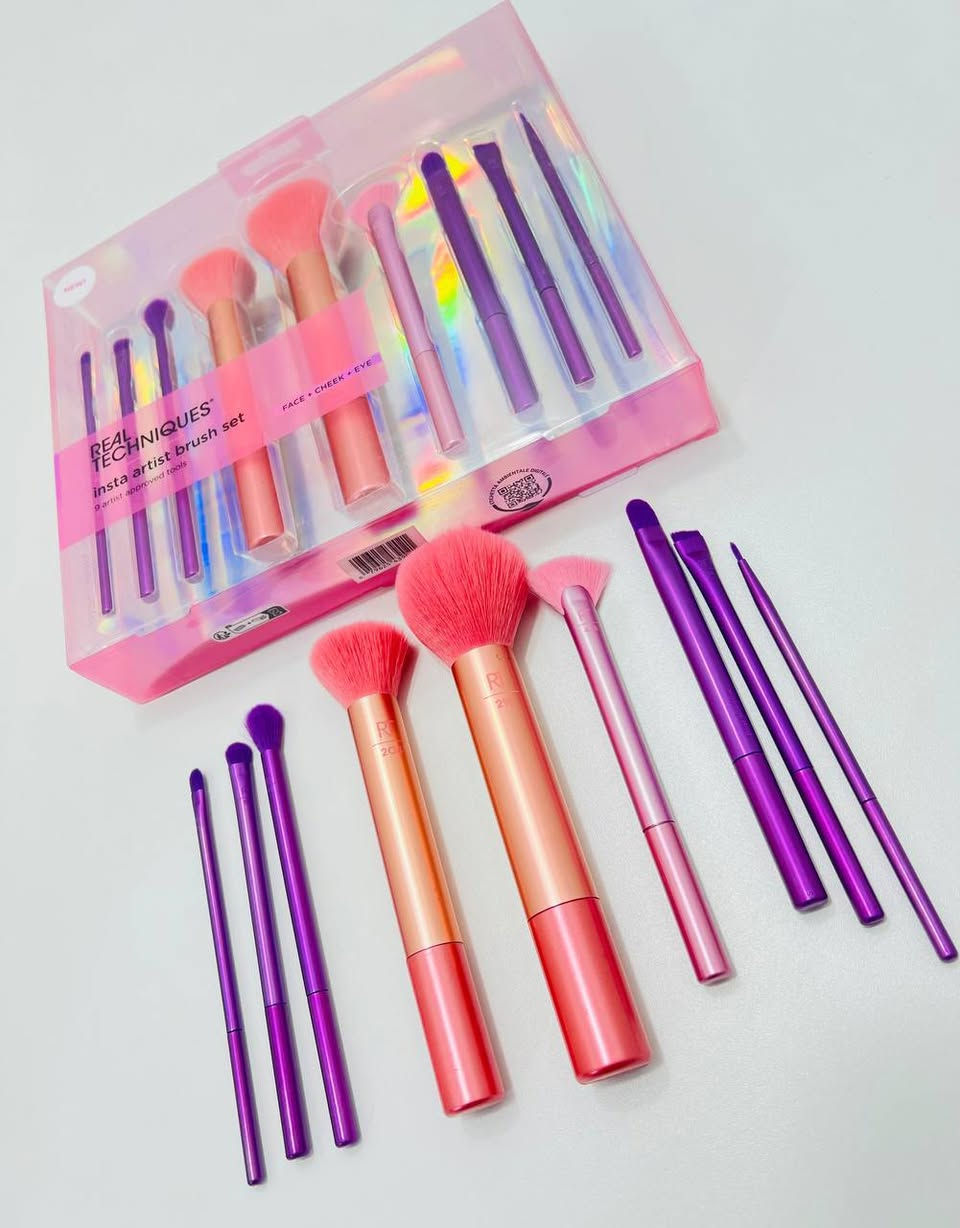 ريل تيكنيكس ⋆⭒˚.⋆🤚🏻🍡𐙚 💬 ⊹₊⋆
 مجموعة فرش انستا ارتيست للوجـة والخدود والعينين، مجموعة فرش مكياج لكريم الاساس واحمر الخدود والبرونزر والكونسيلر وظلال العيون، ادوات مكياج احترافية عالية الجودة، مجموعة من 9 قطع. 
الكوالتـي جداً عالي✨
الملمس ناعـم على الـبشـرة ✨
﹏﹏﹏﹏﹏﹏˚ 𓇼𓈒𓏸🎅🏻⋆⭒˚♥𓇼


**إذا كنت صاحب هذا الإعلان وتريد حذفه لأي سبب، رجاءا أرسل رسالة إلى الدعم الفني**