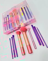 ريل تيكنيكس • مجموعة فرش • ٩ قطع