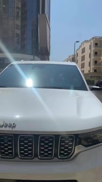 سقف بانوراما • جيب جراند شيروكي • ٢٠٢٤