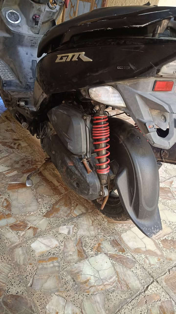 السلام عليكم عندي جيتي ار 9 نوزل للبيع نضيفه بس بيها صوت من وره السنجيل المكان بغداد الحسينيه السعر 450 وبيها مجال رقم***********
