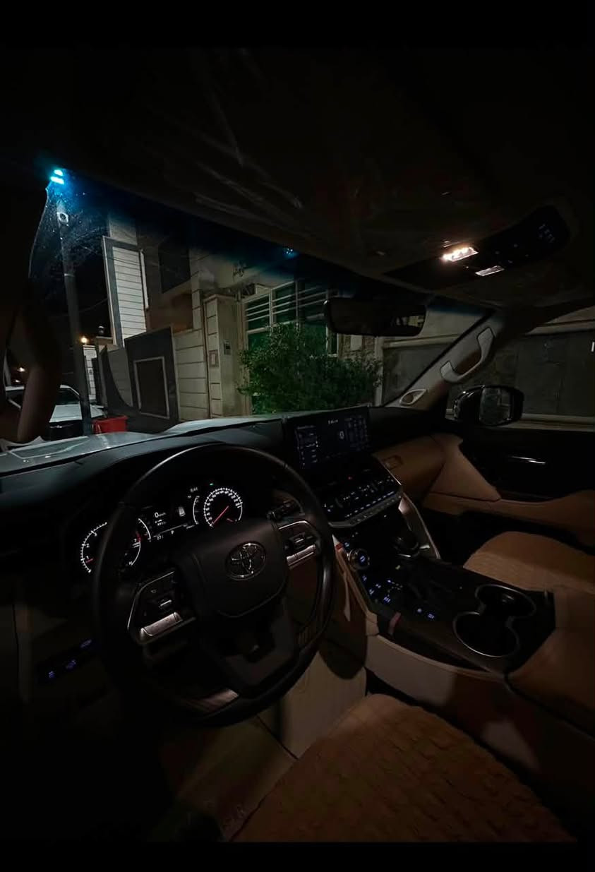 سلام عليكم ورحمة الله وبركاته 
تيوتا لاندكروز gxr 
فول مواصفات 
فتحه 
كشنات تبريد 
كامرات 360 درجه 
كلين السيارة 
خاليه من البارد والتكحيل 
رادار حساسات 
السياره ماشيه 12 الف 
بحاله الوكاله 
استعمال طبيب 
السياره فول 1/1 
السياره مرقمه بغداد تحويل ثاني يوم 
لمعرفة معلومات اكثر اتصل على الرقم 
مكاني كربلاء 
***********
