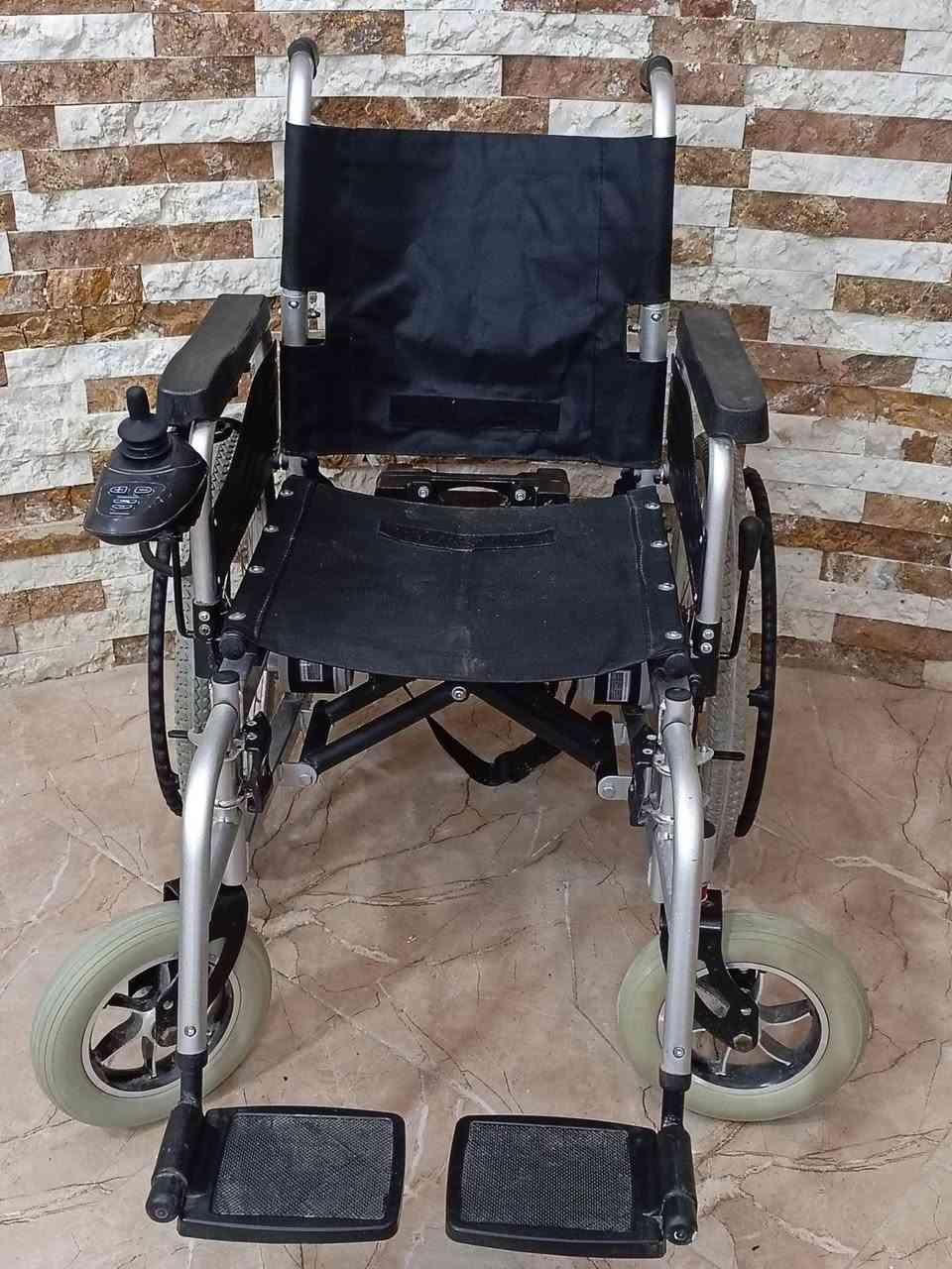 عربانه شحن جديده مستخدمه شي قليل للبيع السعر 400 وبيها مجال الاستفسار واتساب فقط ‏‪***********
