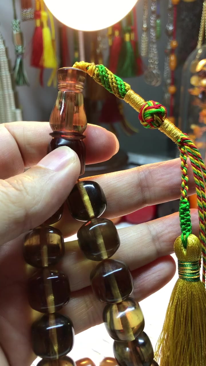 السلام عليكم
قطعه خشنه شيوخيه 
مسباح فاتوران زيت زيتون عرك دخاني اسود كصه كويتي مساطب جراخة حسين زايد كركوشه خليجي قطعه خامه وفخامه واجمل من الصور 
الوزن ١٠٠ غم القياس ١٥ العدد ٣٣ خرزه 
السعر ٢٥ الف يتوفر خدمة توصيل كافة المحافظات ٥ الاف


**إذا كنت صاحب هذا الإعلان وتريد حذفه لأي سبب، رجاءا أرسل رسالة إلى الدعم الفني**