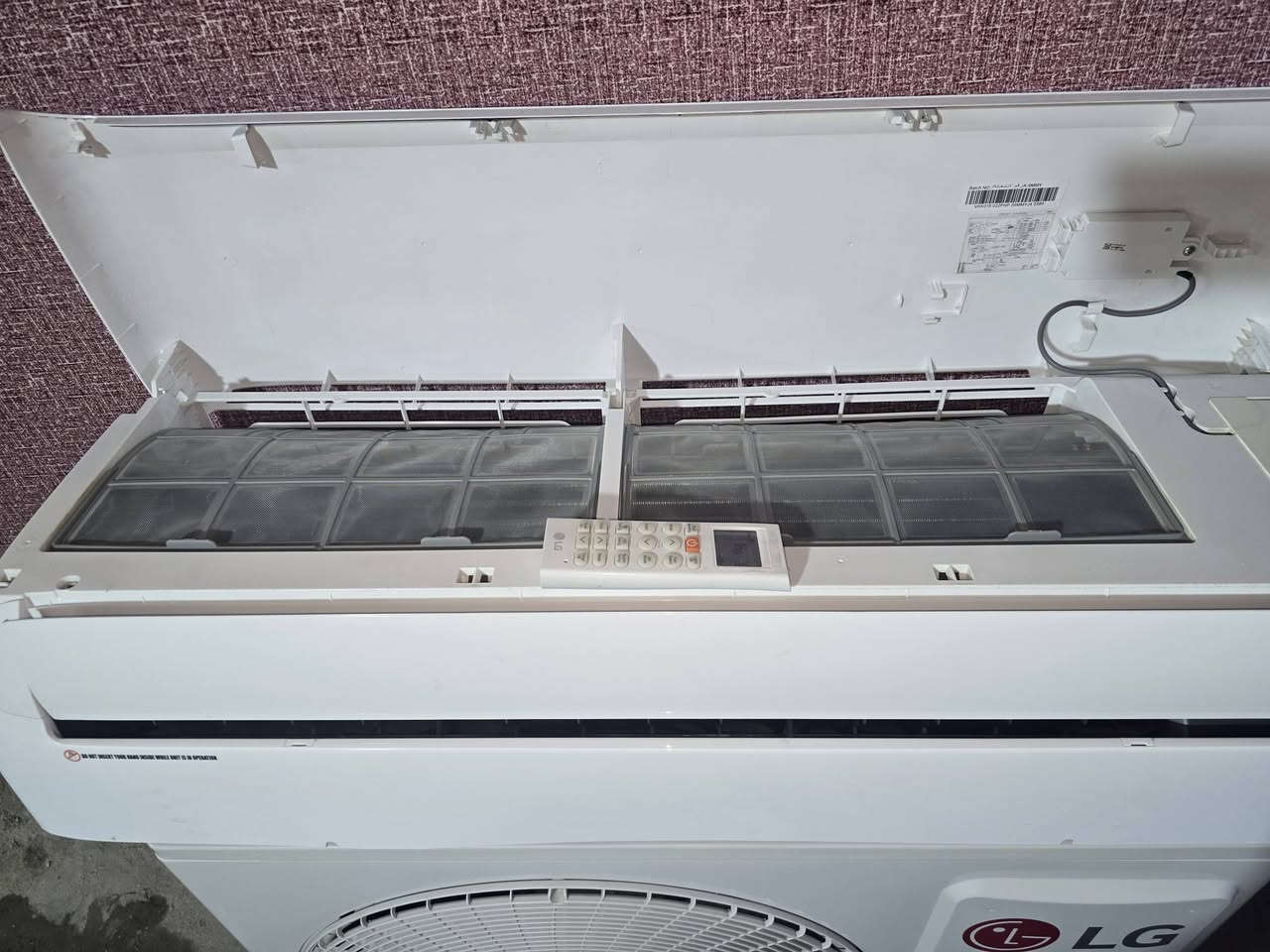 سبلت LG خوشناو طن ونص
مستخدم اقل من موسم اخو الجديد شرط الفحص 
كلشي بلاد *********** بصره 5 ميل
