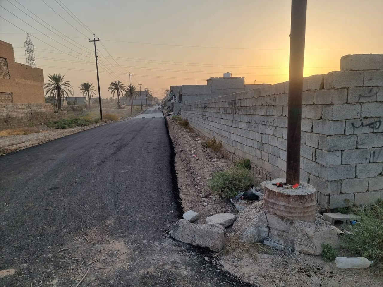 خوش قطعة با ام العظام التبليط واصلها  بنص بعقوبة
اقرب من بهرز بألف مرة واقرب من دور الزراعة 
بمليار مرة #طابو زراعي سند 25 

القطعة ركن على شارعين شارع السدة الرئيسي 
وشارع فرعي يعني مستقبل #تجاري. لان شارع
السدة يمر من أم العظام يصل إلى خان بني سعد

المساحة الكلية 610 متر .وجه القطعة جدا راقي 21م
نزال30 على الركن  المميز با  لقطعة
مسيجه مدفونه ماء ٣ خطوط كهرباء تبليط ركنين وجه مباشر على السده

انت تشتري من ابو السند هي جزء من 5دونم

يعني من ابو الملك الرأيسي مو من واحد الواحد

تصلح #العائلة ضخمة أو خوان ياخذوها 

او تصلح فلة أو مزرعة مميزة

قريبا لتقاطع ام العظام ومجسر الرازي

#لاتنسون #المتابعة #تم لمعرفة السعر بتعليقات

***********
