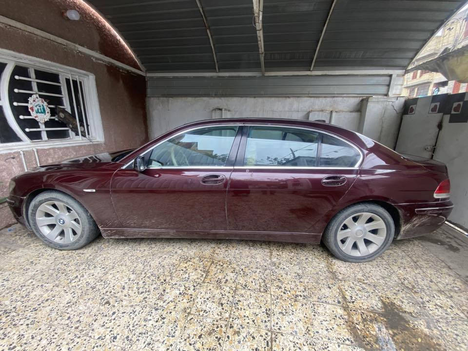 اللهم صلي على محمد وآل محمد
باخرة 750Li موديل 2006  باب طويل وارد امريكي كلين بدون ضرر (فقط طخة بهلال الجاملغ الخلفي الايمن)
رقم بغداد انكليزي مصبوغة عام جمالية سيارة جاهزة
كرهبائيات ع البلاد صدر امامي خلفي جديد
غرفتها يرادلها ترتيب وبيها لاستيك ولف
اي عطل بيها غير اللي ذكرتة ينزل من سعرها

سعر 112 ورقة وبيها مجال مكانها بغداد

***********
