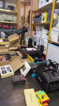 عدسة Lightdow 420-800mm • ميكروفون Comica VM20 • طقم بطاريات وشواحن