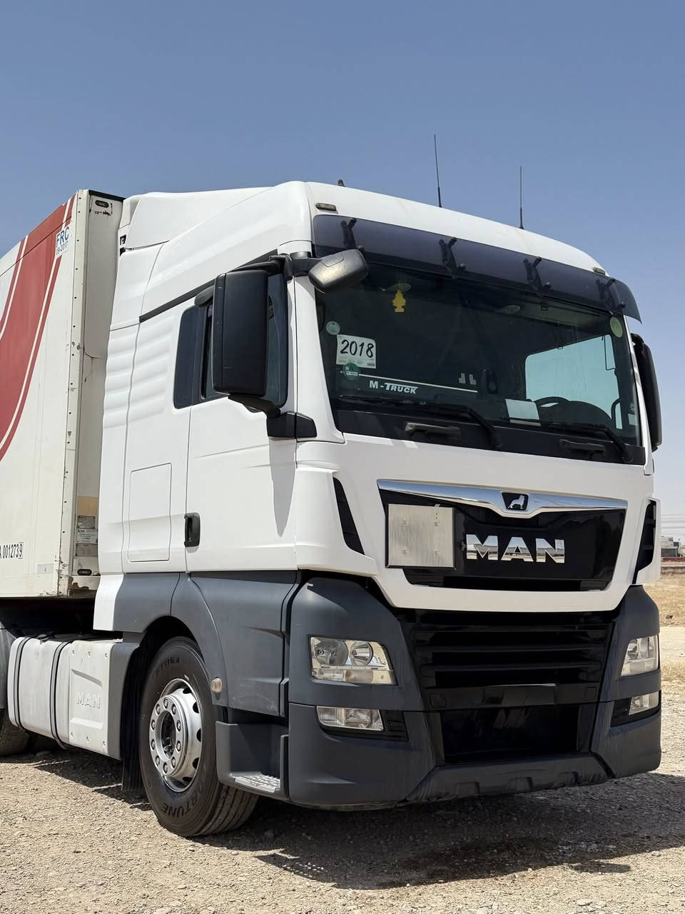 بسم الله الرحمن الرحيم
للبيع مان تريله براد 
MAN TGX 18.500 🔥

مديل 2018🤍📦
مواصفات فوول
كير اسكانيا (كير دشبول)
كاميرا 📷 
رادار خط
ثلاجة 
داخل اصفر ابلادي
جهاز سماعات امبريفاير بلاد
بلوتوث بلاد +مدخل AUX+USB بلادي
تخم ارضيات كامله للدواخل موجود بي
دبل منامي😴

العربانة شمتز SHMTIZ 
مع جهاز براد سمکس
تخم تایر جدید
تخم ویالە فافون بلاد
دناکیر saf
دوسە و نفخە ابشرط

مکینە و کیر مکفولە 📦✅

مکان :کلار

***********
بالعافیە عل یاخذها
