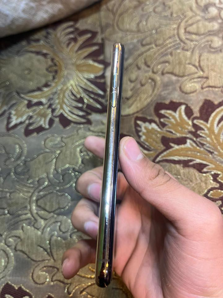 سلام عليكم 11 برو ماكس
لون ذهبي 
ذاكره 256 
تك سيم 
شاشه مبدله اصليه ثلاث خيارات 
الضهر بي فطر صغير ماياثر 
بطاريه 90 بلاديه مايصرف شحن قطاره 
فيس ايدي شغال
حرف A
سعر 300 قفل 
والجهاز نضيف كدام العين يعجيك راسلني مايعجبك اعبر المنشور 
واتساب ***********
