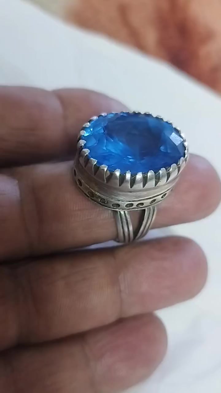 حجر التوباز بصياغه يدويه ثقيله وحجم كبير حجر اصلي للبيع     السعر خاص


**إذا كنت صاحب هذا الإعلان وتريد حذفه لأي سبب، رجاءا أرسل رسالة إلى الدعم الفني**