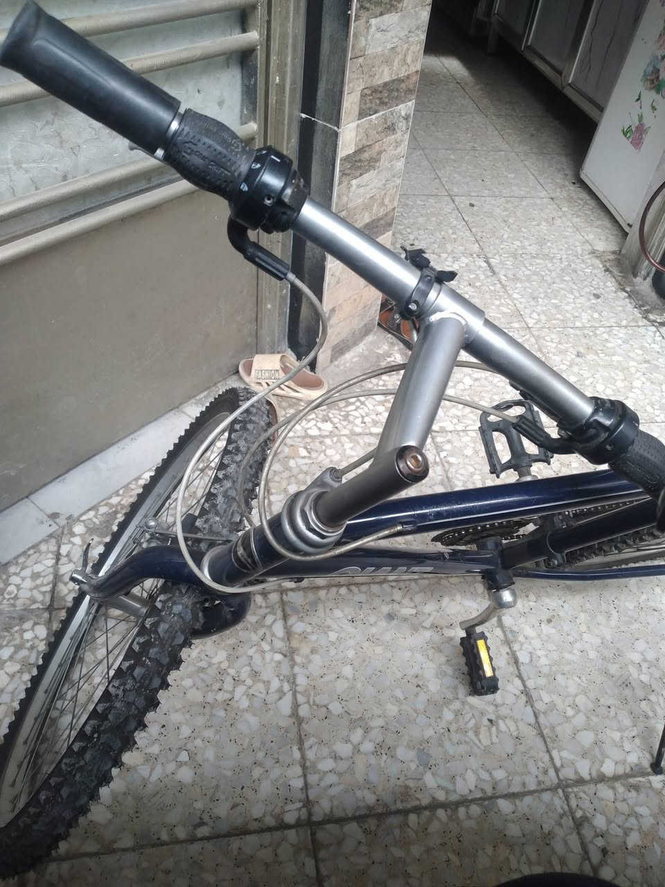 بسكل يابني كلش حلو وجديد سعر 80 رقم الهاتف واتساب بس ***********
