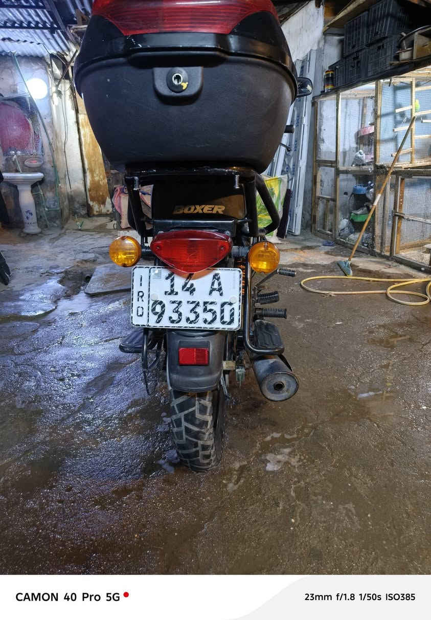 لسلام عليكم بوكسر 22 ارقام وسنويه كامله مجفته شركه شرط لنعومه  لا تبخير ولا تنقيص من ل 22 لدراجه عندي ولا مشتغله دلفري ولا مبيوعه من قبل رايدهة ب مليون و 600 يحتاجلهة لمسات بسيطه كلش عنواني لبصره لمعقل ***********
