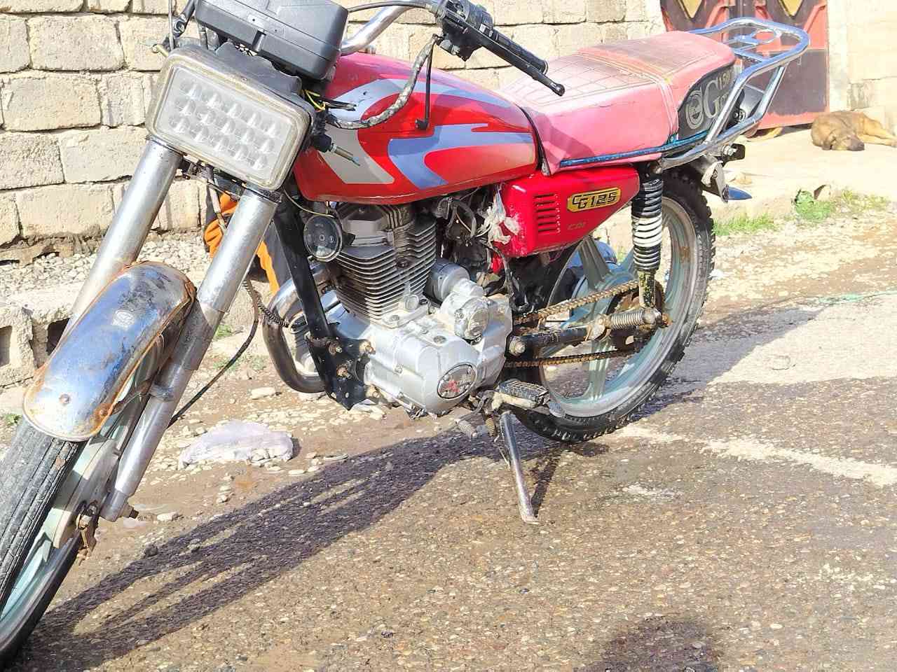 سلام عليكم عدي دراجه للبيع
جني موديل 2017نضيف مابي عيب نكره سلف 
السعر 275وبي مجال بصيط مكاني حويجه ناحيت الرياض هاذ رقمي ***********
