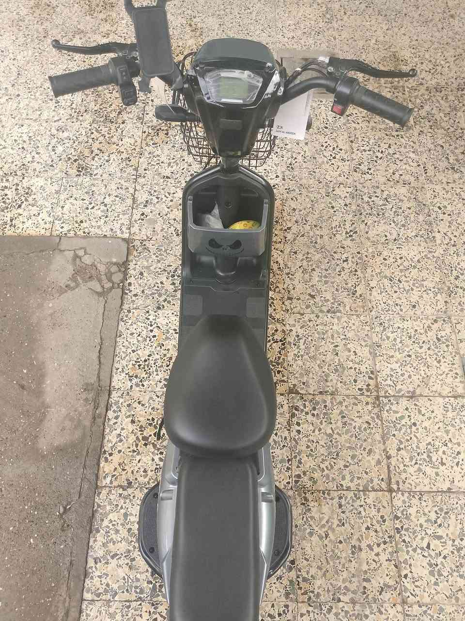 ماطور شحن للبيع حجم 14 اربع بطاريات جدد وبي ثلاث سرع كلو شغال وجديد  مستخدم شي قليل السعر 250 وبي مجال الرقم ***********
