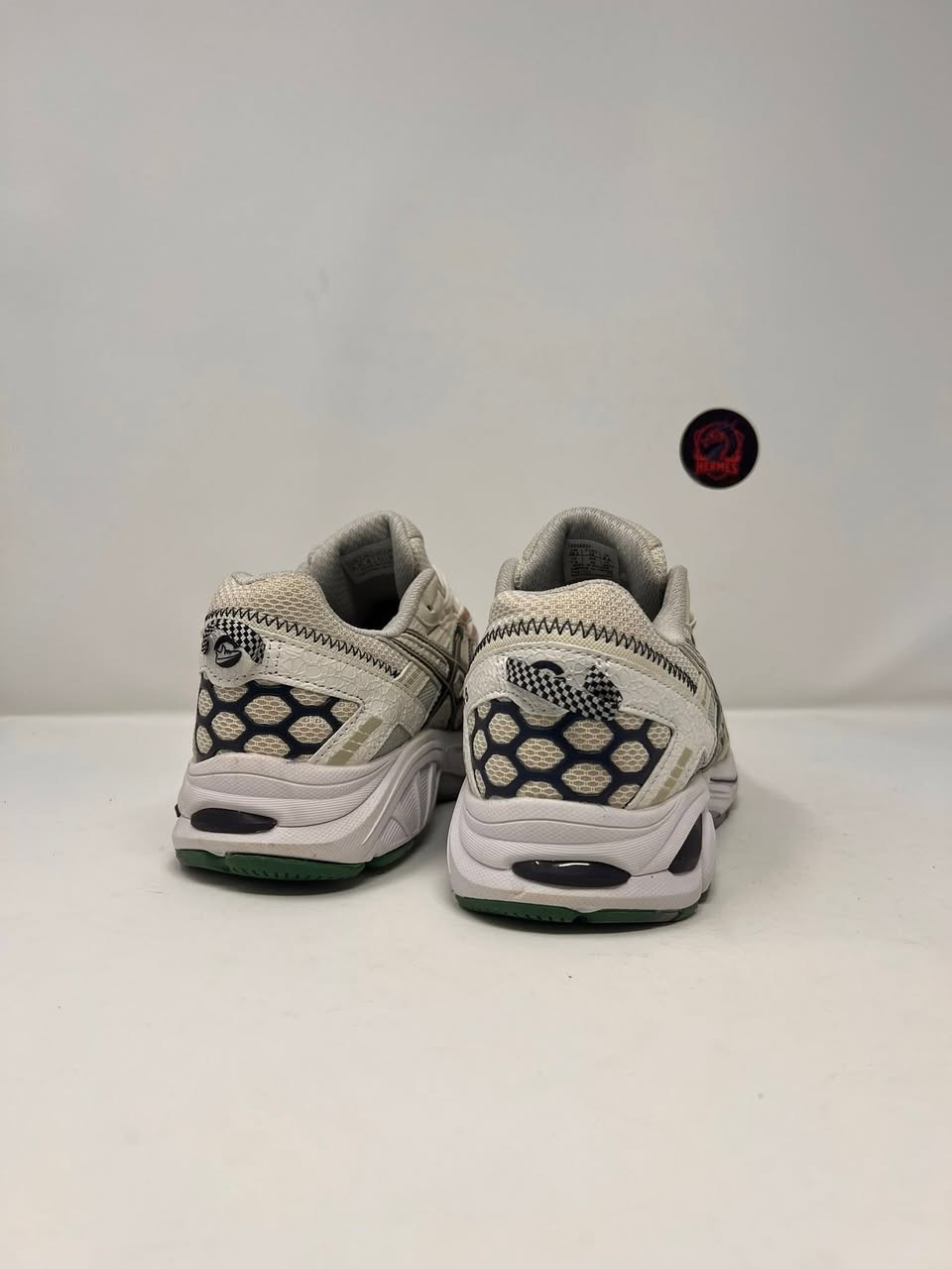 متوفر ✅
Asics
الحجم:42(26.5سم)
الوصف: باله فيتنامي نظافة 💯، فوم مريح ونازك قطعه تجنن

السعر:  35  الف دينار عراقي.

🚚 يوجد توصيل لجميع المحافظات وجميع المناطق في العراق

ادخل انستا شوف القطع القويه المتوفره 
https://www.instagram.com/hermes.storex?igsh=MTQwdWQ4OTZ1YmxoMg%3D%3D&utm_source=qr


**إذا كنت صاحب هذا الإعلان وتريد حذفه لأي سبب، رجاءا أرسل رسالة إلى الدعم الفني**