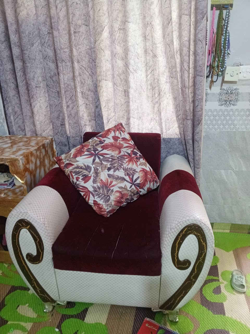 تخم ٤ مقاعد للبيع
*********** مكاني الحر
