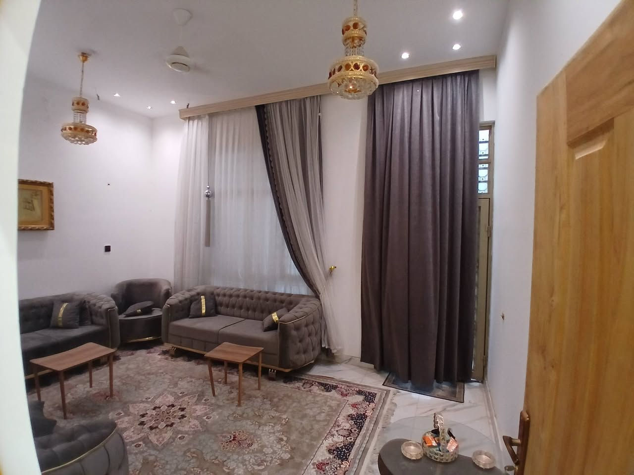 سلام عليكم دار للبيع كوت حي الحكيم قرب الكورنيش طابو زراعي سند 25 مرقم من قبل البلديه مساحه 200 م بناء طابوق يتكون من غرفتين نوم مطبخ استقبال هول صحيات داخليه وخارجيه السعر 83وبي مجال لشراي لستفسار مراجع دلالية حسن البيضاني ***********1
