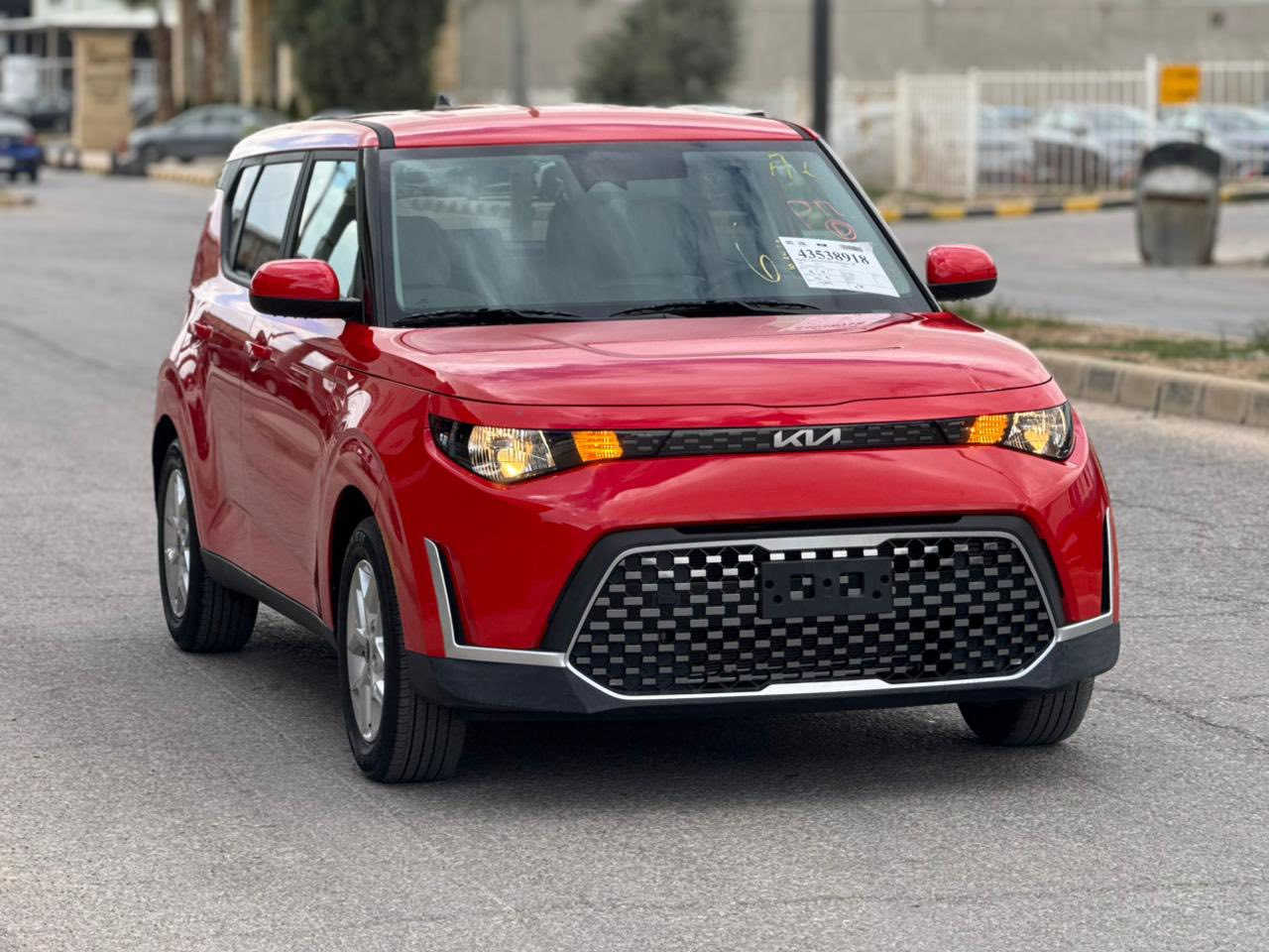 سلام عليكم للبيع كيه صول موديل 2025 موصفات اس تحكم جهتين حاكيه مانع نزلاق حساس طارات رادار مامي وخلفي رادار يمنه ويسره شاشه كبيره ولمس كامره دواره نضمه قياده حجم المحرك 2000 دوش ماشيه (7) فقط ولكب مثبت سرعه السياره مكفوله من الصبغ التبديل والغرق والبارد ماعده الدعاميه وجايبها اصليه نفس الون بدون صبغ (السياره حالين بعمان موجوده ترديها حره او شهداء حسب رغبت المشتري ***********
