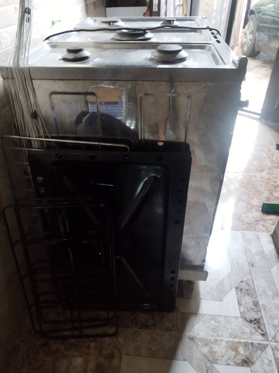 من رخصه الادمن طباخ غازي خمس عيون حجم كبير نوع فريش صناعه مصريه للبيع الشراي يتفضل خاص او يتصل على الرقم ***********
