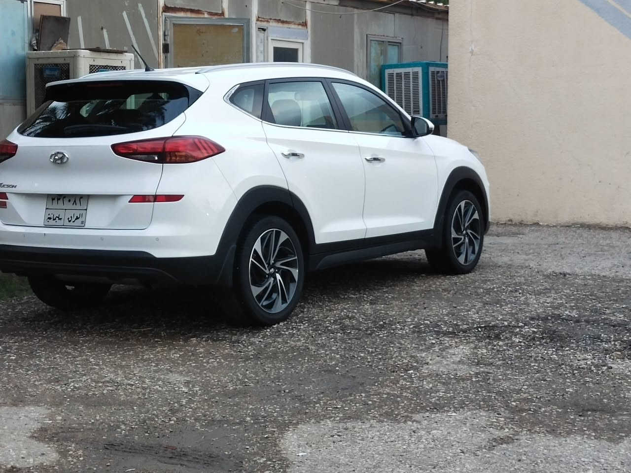 توسان خليجي مكفوله كفاله عامه موديل ٢٠٢٠ فول موصفات عده فتحه
ماشيه ١١٤الف كيلو 
مكانه بغداد 
السعر ٢٠٨
رقم هاتف ***********
