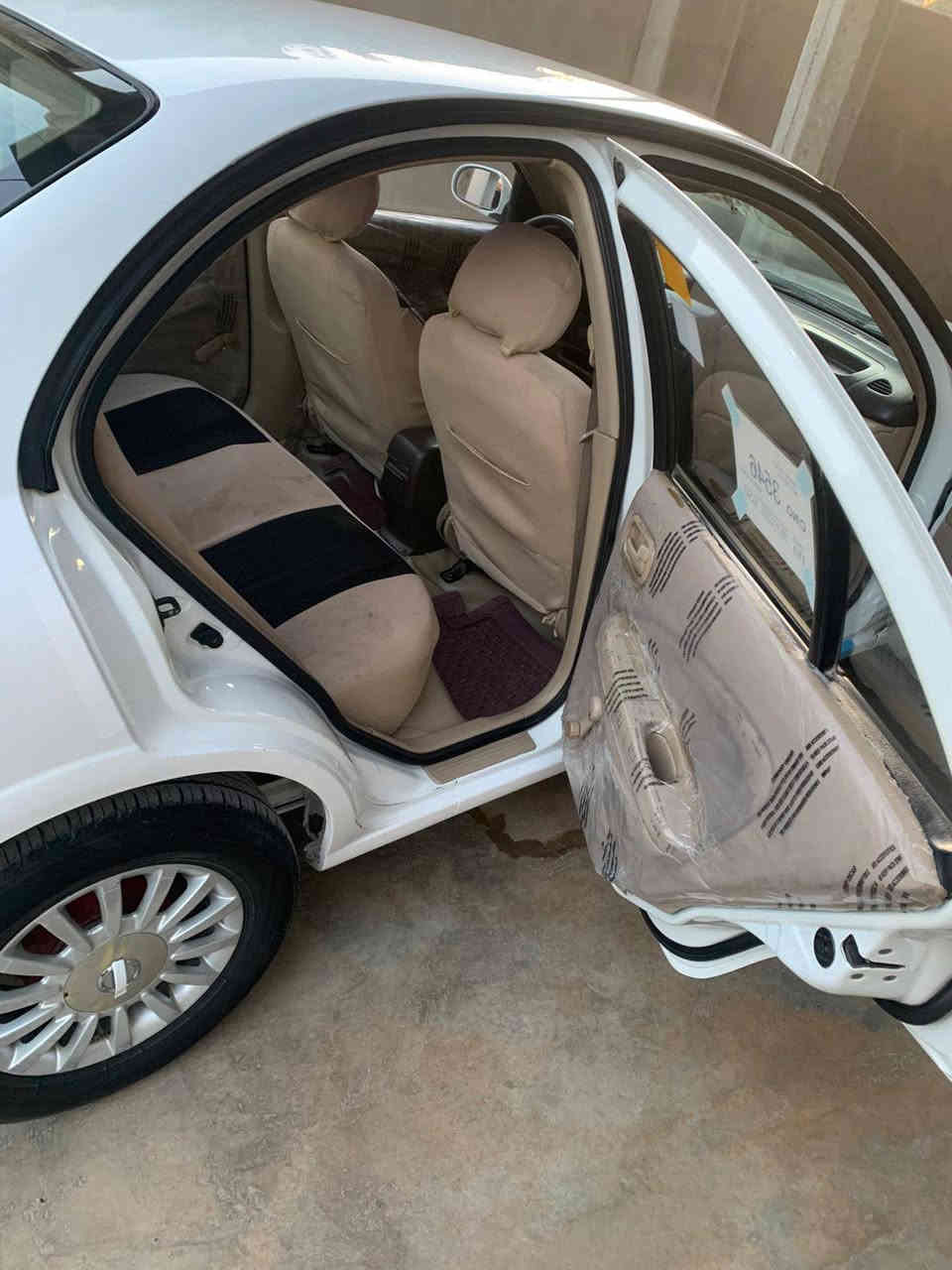 سلام عليكم  للبيع نيسان سني بدي كوري موديل   2012 كير محرك خير من الله  تبريد وتدفه وكهربايات كله شغاله بيهه صبغ جملغ وباب ونص باب نفس صفحه  السعر خاص (***********)
