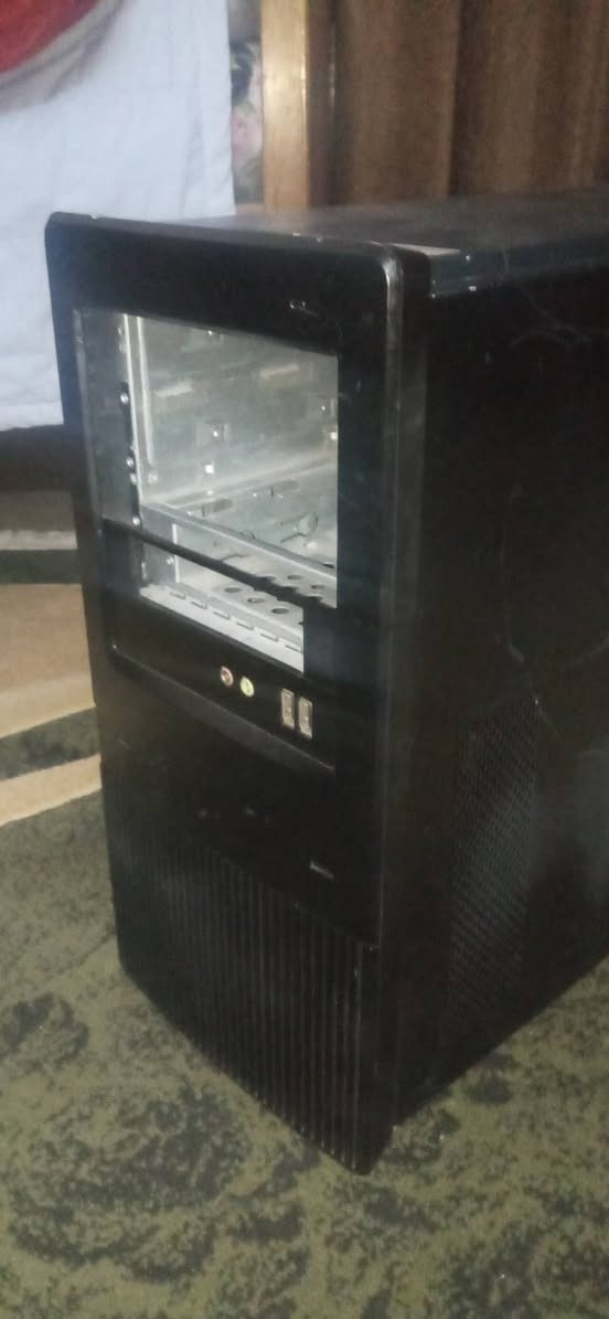 السلام عليكم كيس للبيع كامله وياها كيبل بور السعر 85 الف وياها هارد SSD 128gb معالج i5 جيل ثاني ومبدللها معجون حراري وتشغل العاب خفيفه والمواصفات الباقيه على الخاص وإذا عندك لابتوب i5 جيل ثاني اخذها مراوس للاستفسار كثر واتساب *********** واتساب
