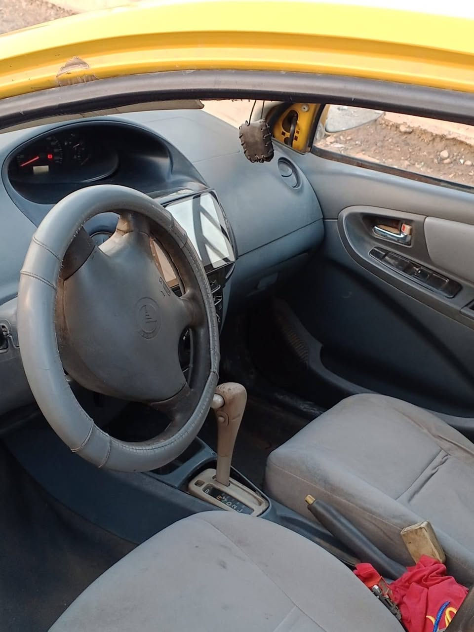 ((بلاشششش)) بسعر تلفون
السلام عليكم سيارة جيلي موبل موديل 2010 أوتوماتيك كير ومكينه ففتي (vvt) ياباني يعني ماكو توكفك بشارع سيارة كاملة مكملة أي نقص ما بيها تخم تاير جديد 
صدر أمامي خلفي جديد 
السيارة بيها منظومة غاز 
كهربائيات كلها شغالة لايت عالي ناصي بك لايت اشاير جام يصعد وينزل سنتر لوك 
سنوية عضم عاج 
راعيها يريد تحويل 
السعر :  13 ورقة وبيها مجال 
العنوان :بغداد الشعب شارع الصحة
الرقم: ***********
