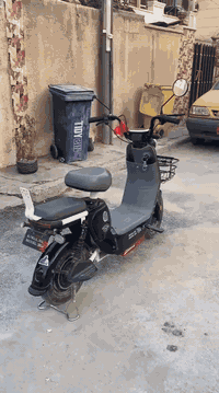 السلام عليكم
دراجه شحن حجم 14 موديل 2024 بطاريه جديده ولي صالها شهر اربع بطاريات اصغار السعر 250 المكان الدورة شارع 60 رقم الهاتف *********** واتساب فقط
