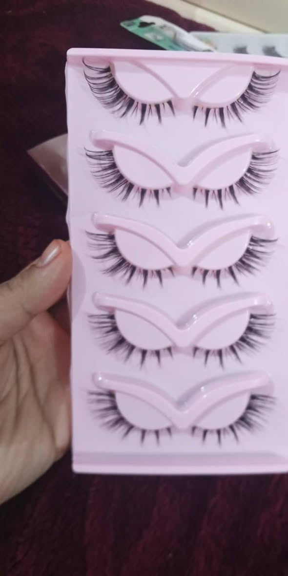 أنواع مختلفه من رموش شهري واسبوعيه ويوميه 
متوفر لاسق رموش مزيل رموش وملاقط


**إذا كنت صاحب هذا الإعلان وتريد حذفه لأي سبب، رجاءا أرسل رسالة إلى الدعم الفني**