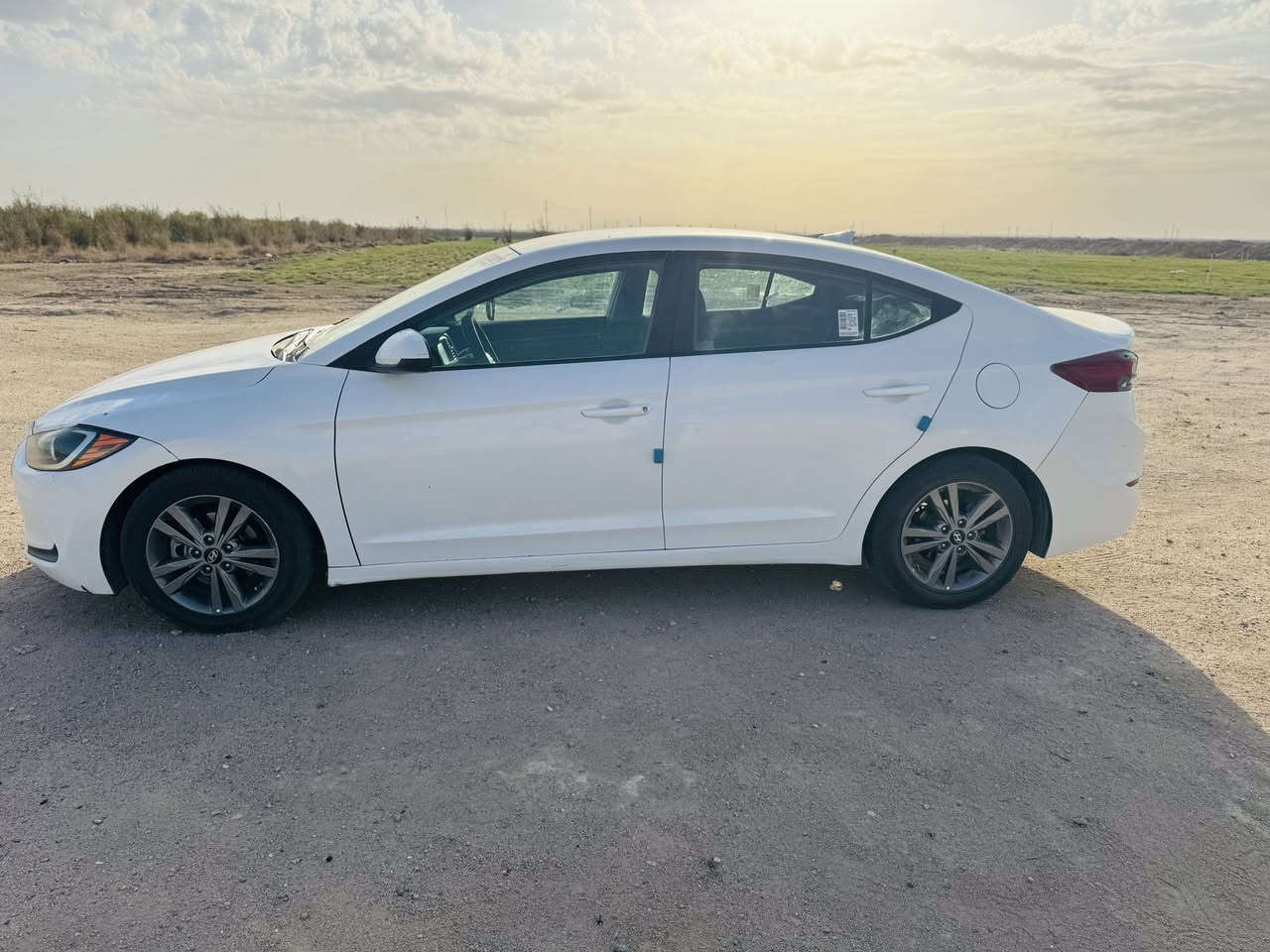 سلام عليكم النترا 2018 وارد امريكي ضرار باب خلفي  فقط باقي كفاله بيه اماكن جراد باسمي تحويل مباشر مكان السياره البصره الزبير الاتصال *********** سعر 128$ بيه مجال قليل  تخم تاير جديد تبريد ثلج مانقصه شي سياره ….
