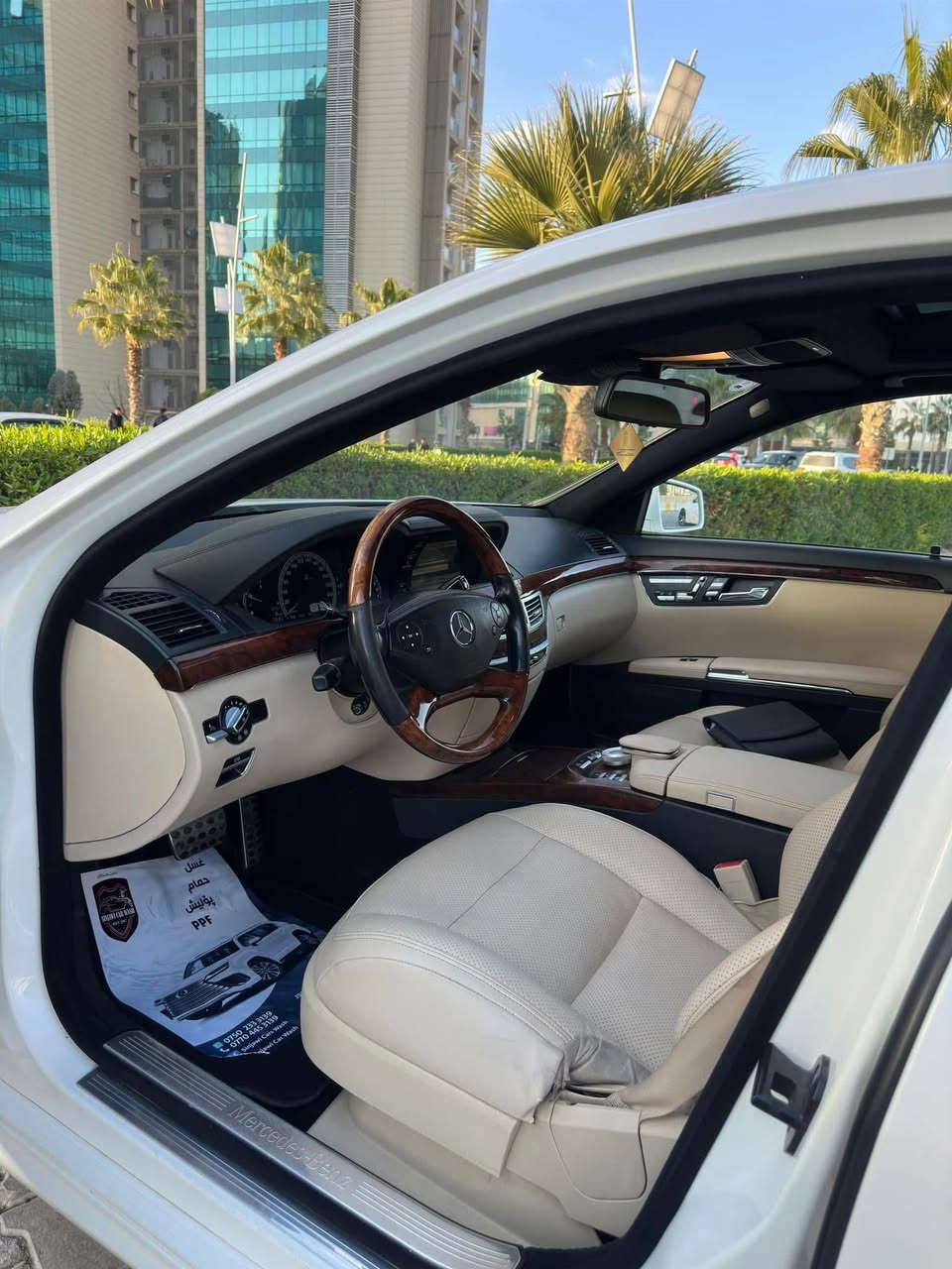 اسلام عليكم
مارسدس اس كلاس باب طويل موديل 2012 

محرك V8 550 فوول مواصفات ناضور ليلي لادار امامي حساسات امامي خلفي نقطه عمياه بل امري كشنات تدفاء تبريد 

كشنات مساج بنوراما دبل فتحه خمس بردات أبواب +صندوق كله شفط يعني مواصفاته متخلص بيه جاملغ عكس السائق صبغ فقط 

 

مكان سياره بغداد 

السعر 255

رقم الموبيل ***********
