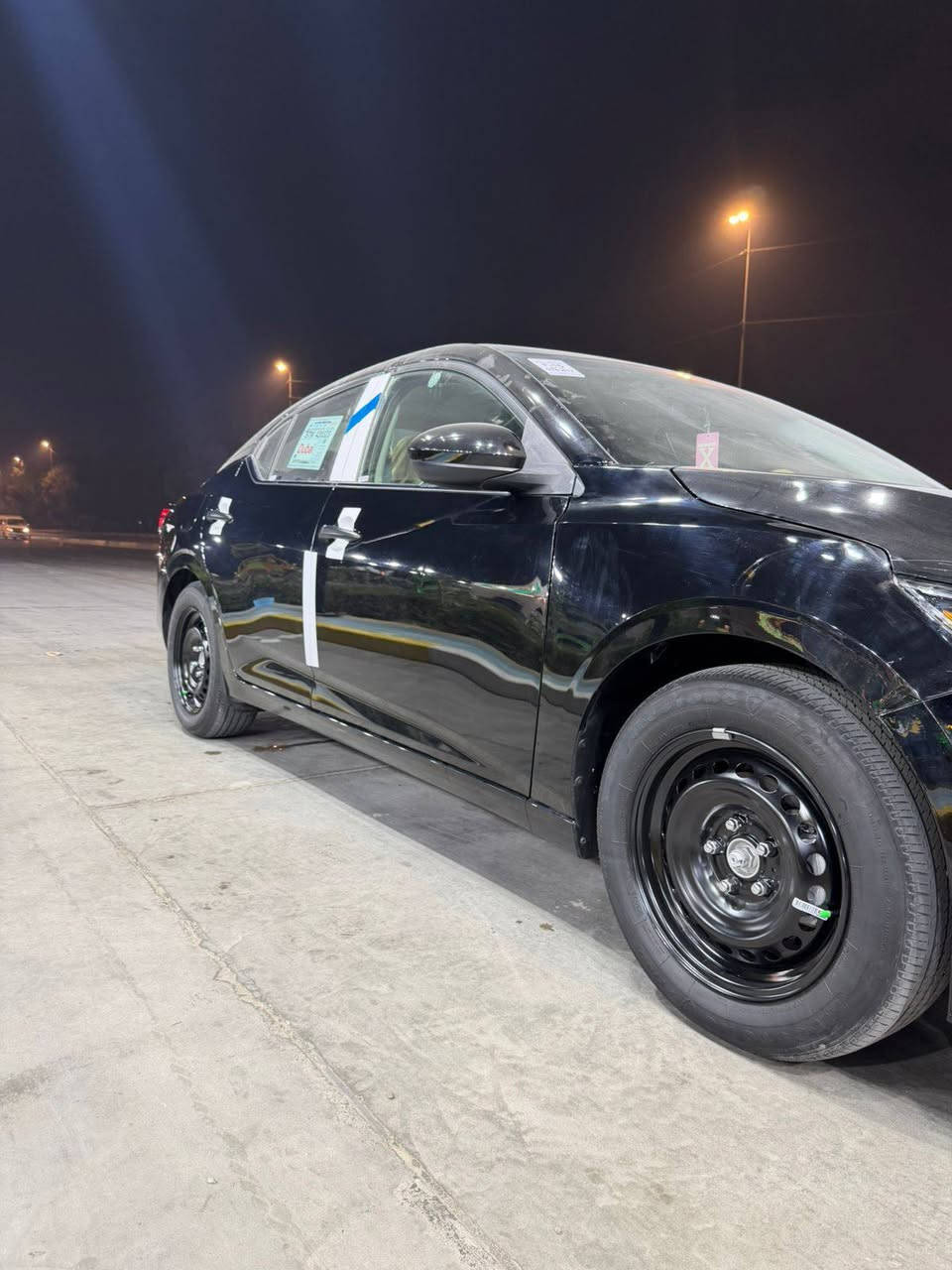 نيسان سنتر موديل السياره ٢٠٢٤ ماشيه ٢٥ ألف حادث بس بنيد الاستفسار يراسلني خاص ***********
