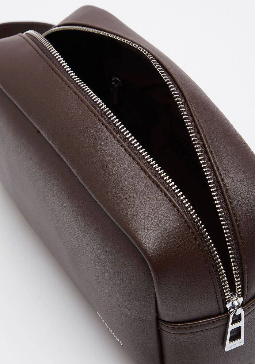 حقيبة يد رجالي نسائي أنيقة من ريترو بو 💼💼

تصميم عملي عالي الجودة ماستر كوالتي عالي جدآآ #الأصلية 💯

الخيار المثالي لحمل أغراضك اليومية بكل أناقة!
مصنوعة من خامة جلدية عالية الجودة، مقاومة للتلف💯
مثالية للسفر، المكتب، أو الاستخدام اليومي 💋

متوفرة ب 3 الوان #الأصلية 💯 
أسود   🖤
قهوائي🤎
نيلي   💙

السعر ٦  الاف 
🚘 يوجد خدمة توصيل لجميع محافظات العراق ٤ الاف 🚘


**إذا كنت صاحب هذا الإعلان وتريد حذفه لأي سبب، رجاءا أرسل رسالة إلى الدعم الفني**