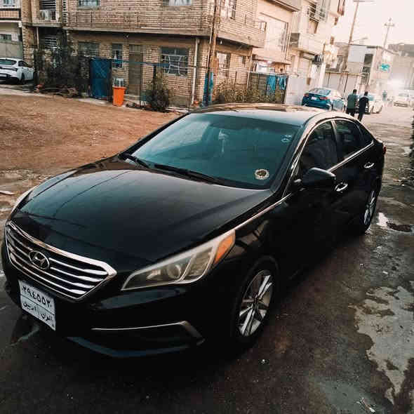 سلام عليكم 
سوناتا موديل  17  وأرد أمريكي 
لون اسود 
ليبل واحد مكفوله من صبغ والحادث 
ثلاثة أنظمة قياده 
تحكم استيرن 
تبريد منظومه جديده 
محرك 2400
مكان سياره بغداد الغزالية 
السعر 125
***********
