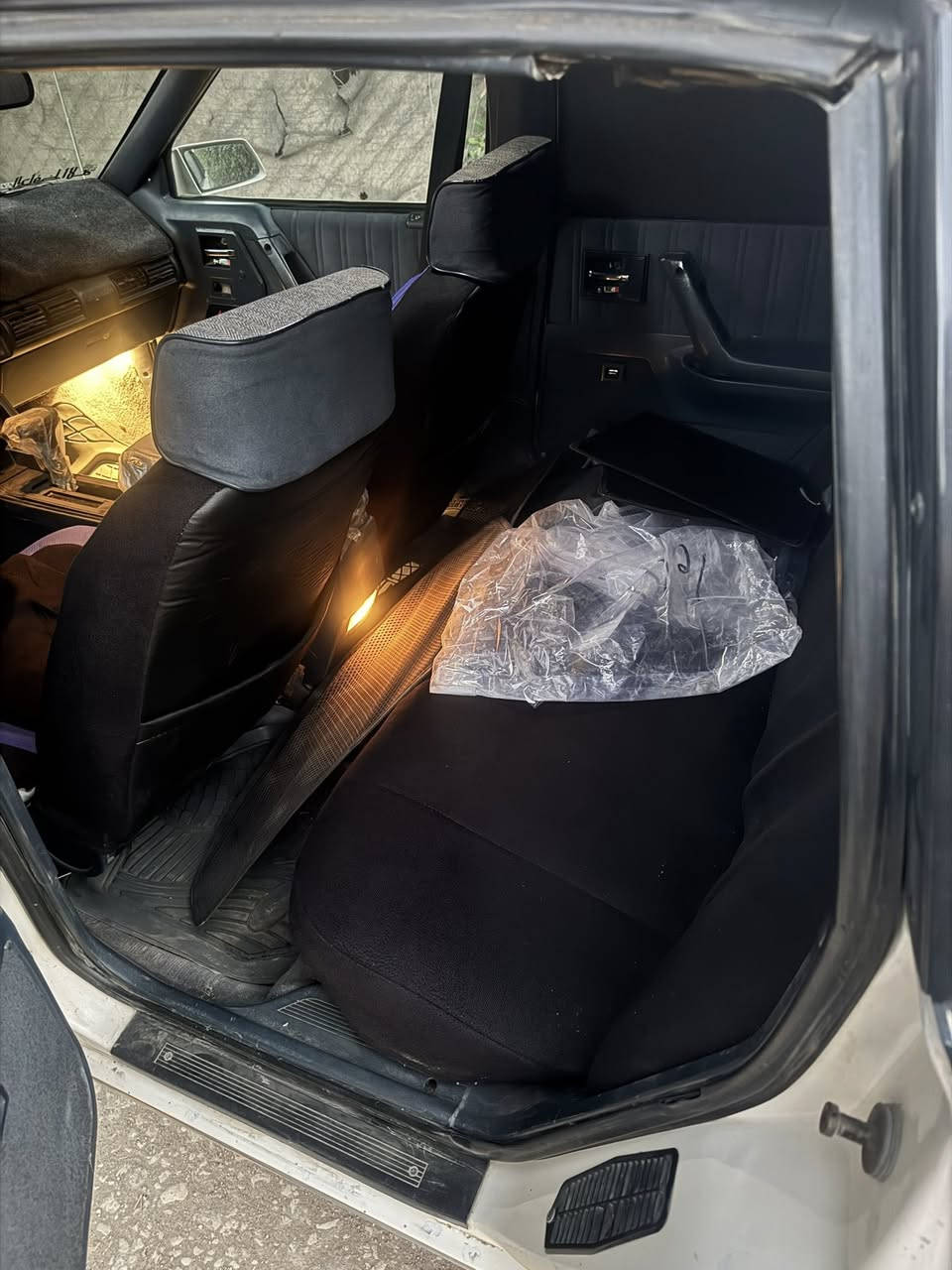 م عليكم للبيع اولدز موبل مديل ١٩٩٠ سياره جاهزه للخير ماعده بيه ليك بالتبريد صبغ بيه مكانات بنيد وجاملغ وباب الخلف الصدر رقم دولي بغداد مكاني بابل السعر ٤٠ للستفسار *********** شرط اترايك ٢٠٠ السياره باسمي
