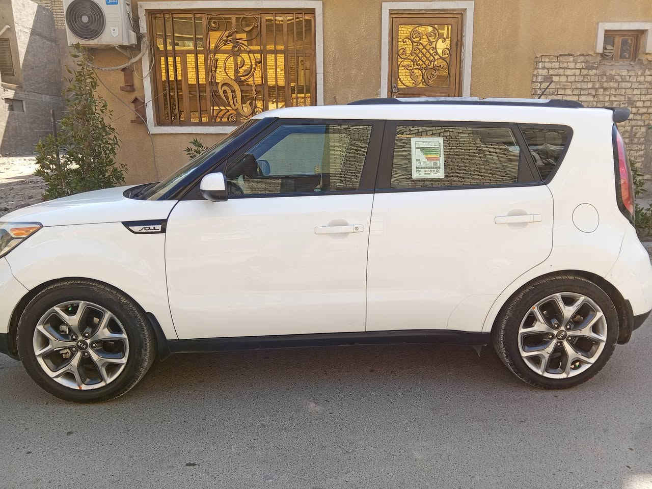 السلام عليكم كيه صول موديل 2018وارد امريكي صور الحادث منشورات السياره جديده وجاهزه  مكينه وكير وحداديه تبريد ثلج صدر تايرات جديد مكفولات رقم بغداد باسمي تحويل ثاني يوم العنوان بغداد الامين الرقم هاتف 📞 ***********السعر98💰بيه مجال شي بسيط
