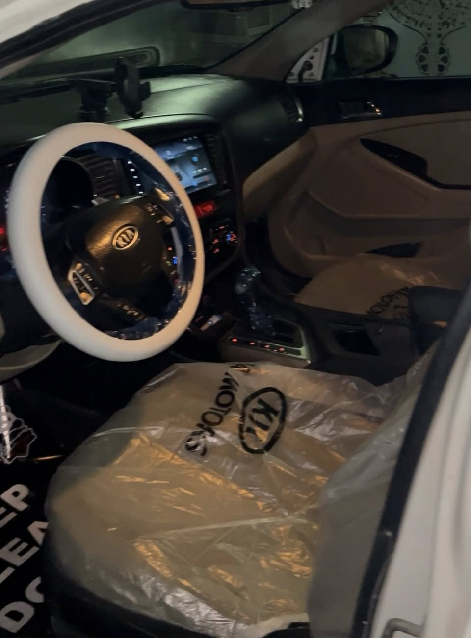 سلام عليكم أوبتيما 2012 خليجي فول مواصفات عده الفتحه بصمه مفوله السياره مصبوغه عام سعر 88 وبيهه مجال
***********
