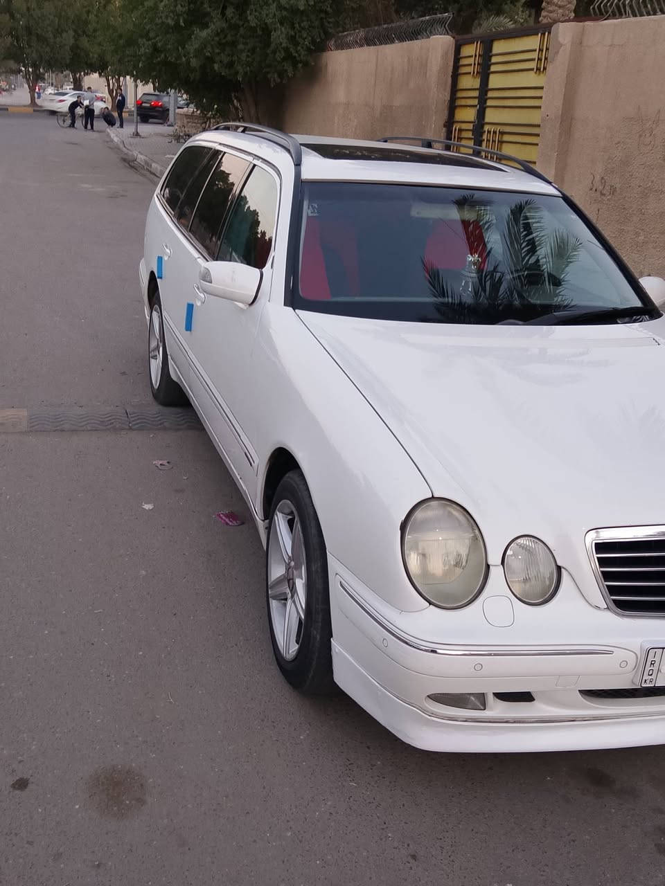 السلام عليكم
مارسدس موديل 2001 استيشن محرك 6v كير D4 رقم دهوك بسمي سنويه للغاية 2030

تدفئه تبريد كشنات جلد  سلايت روف شاشه وكامره

محرك وكير جدد حداديه ممتازة السعر المطلوب 120 ورقه وبيها مجال قليل جدا مكان السياره البصره 

تحياتي الجميع ***********
