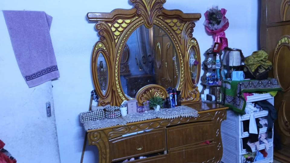 غرفة صاج ماخذتها بمليونين واريدها بمليون وبيها مجال بسيط جديدة والله ***********
