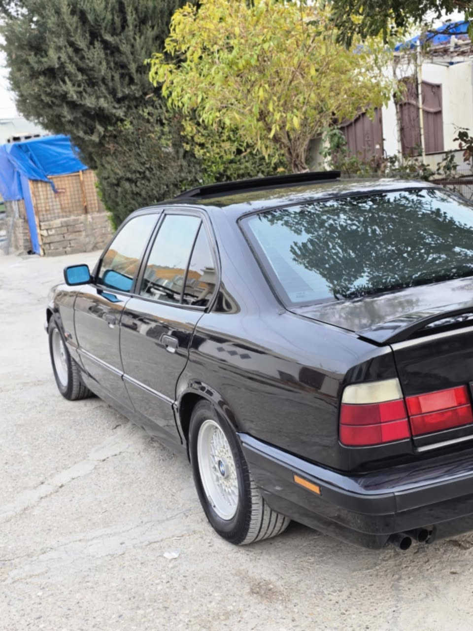سلام عليكم
للبيع BMW   مۆدیل  1993 
  
فول شرط المكنيه كير  مكينه  525  ديجيتال 
لايت عدسات زينون 
كهربائي كلها شغال / كشن كهربائي 
سياره جاهز ماشاء الله 
سلايد  / كوبون بنزين 

سعر    (    78    )   بيها مجال قليل    

عنوان كركوك      ***********  /    واتساب
