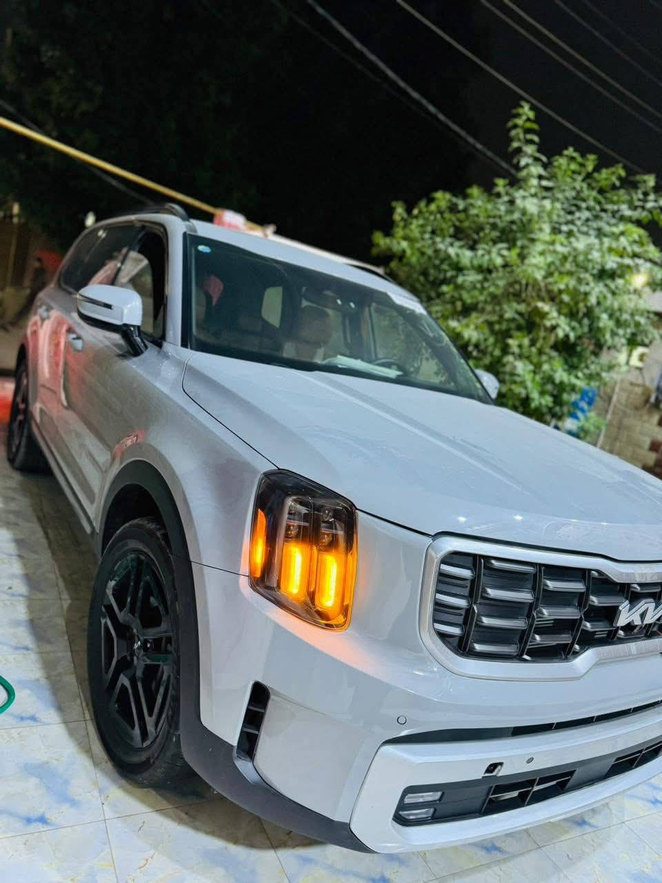 كيا تيلورايد 2023 SX XLIn

1-حجم المحرك 6 سلندر 3800. 

2-عداد المسافة 41 

3-بصمة ابواب وتشغيل عن بعد. 

4-زينون عالي ناصي آصل. 

5-فتحة سقف. عدد٢

6-رادر جانبي مانع اجتياز. 

7-فور ويل درايف 

السياره مختومه XLIN خلف الصندوق والكشنات 

8-تحديد مسار. 

9-كامرات محيطية. 

10-حساس حلفي. 

11-شاشة كبيرة مع كامل ايعزتها. 

12-تدفئة+تبريد الكراسي الامامية. وخلفيه

13-تحكم ستيرن جهيتن. 

14خزن ميموري متكامل 

15-حساس خلفي. 

16-سستم صوت متكامل. 

17-كنترول تبريد خلفي منفصل. 

18-كشن سياحي. Vip. 

19-رادر محيطيه 360 درجه 

20-الكراسي الامامية كهرباء. 

21- ٧ راكب ٣ قطع تبريد. 

22-اشاير مري قابلة للطيء. 

23-مقاعد جلد حار بارد

24- خمس كامرات

25-

*وباقي الموصفات المعروفة في فئة SX XLIn 

السياره فول  مواصفات  

الضررر: فقط بارد حافه البنيد بدون اي صبغ 

 والباقي كفاله

مكان السياره حله مركز مدينه 

309$

 وبیه مجال 

————————————————————————

للأستفسار اكثر واتساب ***********

ملاحظه شباب السياره حادثه ورقم شاصيها كدامك غراضها لاماميه نصها جايه ويها بس شد مشدوده ونص اشتريته منا 

شوفها ودكها وين ما تريد وتاكد منها وتصل سعرها بيه مجال السياره بدون رقم تترقم جميع المحافظات
