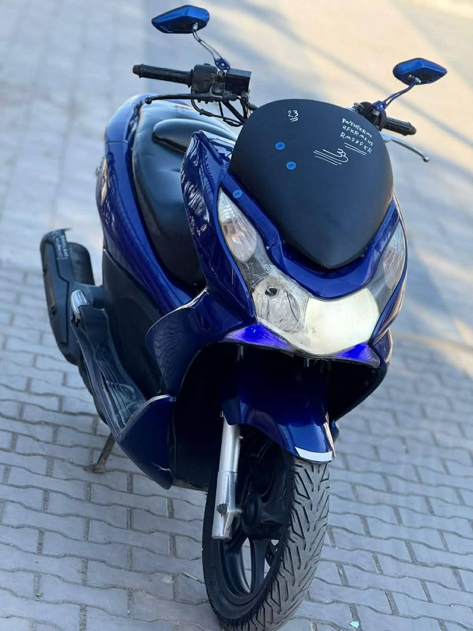 السلام عليكم للبيع دراجه pcxجيل الاول دراجة مال رمبه مديل16 ماخذها رمبه الدراجه على  ايدي حجم مكينه 150ياباني الاصلي دراجه جديده مال جناي 
ياباني الاصلي دراجه كامله أستان كهربائي حساس ازدحام ٢حرف Aدراجه جديده الدراجه مكينه لوك شلعه معدل خير من اللّٰه دراجه تكول جديده بمعنئ الكلمه واحلا من الصور  دراجة مكينه مكفوله اي نقص مابيه
السعر مليون و250 وبيهه  مجال 30ماشيه المكان  بغداد الكرخ الاتصال ***********
