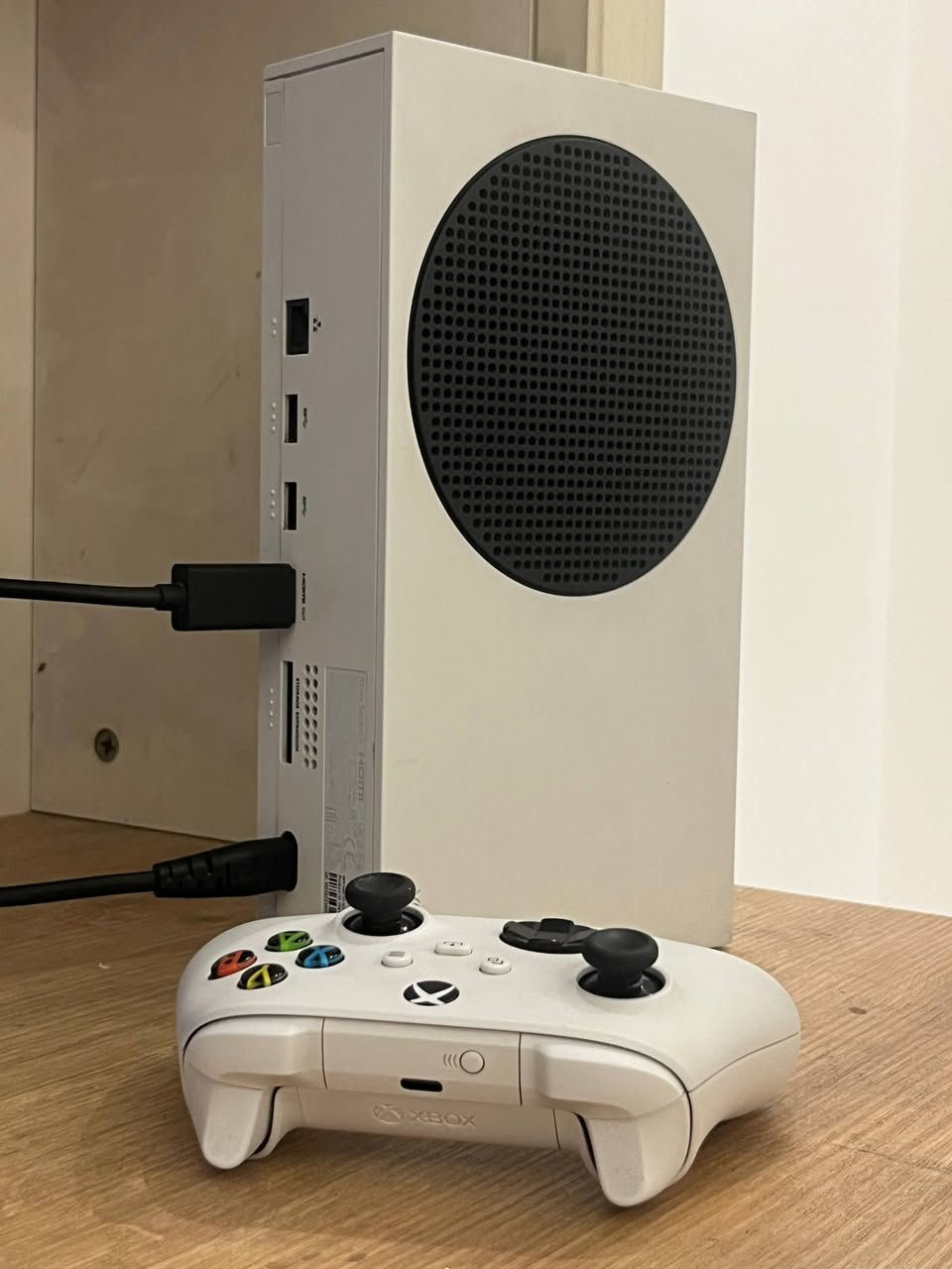 اكس بوكس سيريس اس ابيض 512GB للبيع
 
حالته : مستعمل قليل نظيف جداً (لا مصلح و لا مفتوح)
يأتي مع ملحقاته الاصلية( كيبل الطاقة - كيبل hdmi - جويستك أصلي)  

السعر : 325 الف و بي مجال بسيط

مكاني : بغداد - الدورة  - حي دجلة 

للتواصل : ***********
