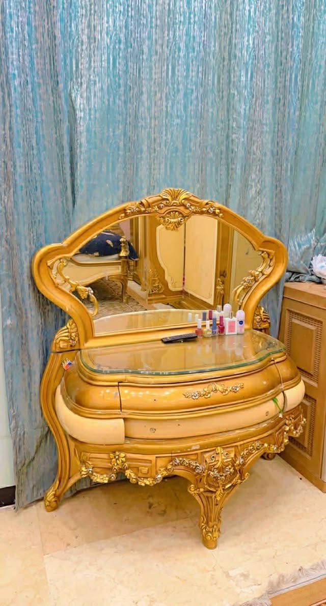 السلام عليكم غرفه مصريه زان خشب اصلي
٦قطع مابيها اضرار فقط يدات مجرات 
السعر مليون وبيها مجال بسيط العنوان بغداد جميله الاولى


**إذا كنت صاحب هذا الإعلان وتريد حذفه لأي سبب، رجاءا أرسل رسالة إلى الدعم الفني**