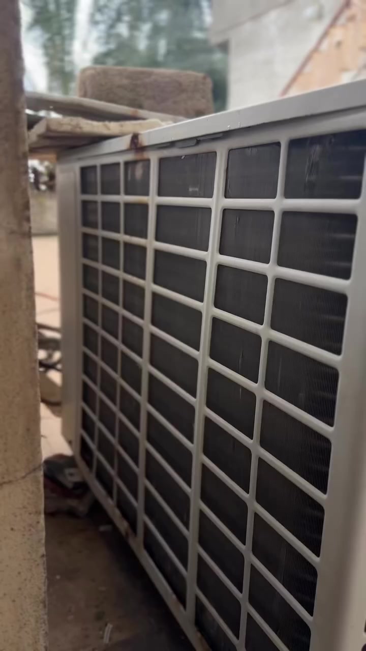 سبلتين للبيع بحالة ممتازة 🔥
✅ النوع: ارجلك أصلي

❄️🔥 الشغل: تبريد + تدفئة (فول شغل)

⚡ الحجم: 2 طن وسدس

🛠️ الحالة: شغالة 100% بدون أي مشاكل

💯 مناسب للبيت أو المحل

📩 للاستفسار أو التواصل خاص


**إذا كنت صاحب هذا الإعلان وتريد حذفه لأي سبب، رجاءا أرسل رسالة إلى الدعم الفني**