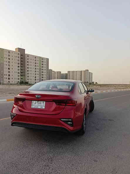 سلام عليكم 
سيراتو 2021 دولية للبيع بدون مواصفات السيارة بيها بس شاشة وكامرة وحساسات اني شادهن ماشية 75 الف كيلو السيارة بيها باردب بالجاملغ الامامي على كد اصبعين ورصعات بيها وشخط على گد اصبع السنوية بأسمي ما منتهية مكاني بغداد رقمي ***********
