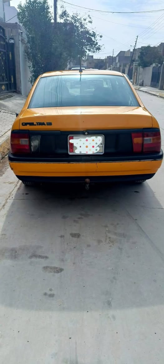 أوبل فيكترا موديل 1993 حجم 18 
بطاقة بانزين كوبون
سنوية كرتونية
كير عادي (محرك وكير لوك بشرط)
كهربائيات كلو شغال
تخم تاير جديد صدر جيد شرط التحويل والوكالة رقم كركوك ما بيها اي ضربة فقط تصفيات سيارة. جديدة
السعر 36 وبيها مجال للطيبين
العنوان كركوك لاستفسار *********** كركوك, العراق
