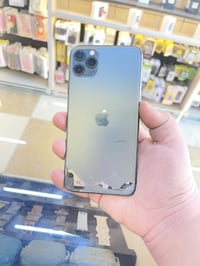 آيفون ١١ برو ماكس • مكسور • ٦٤