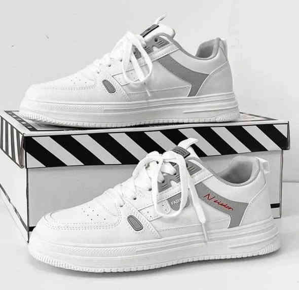 سلام عليكم احذيه ولادي بناتي بضاعه كوريه اصليه مو صيني وشرط الضمان يوجد توصيل داخل حي العامل والمناطق المجاوره للحجز راسلونا على الوتساب ***********
